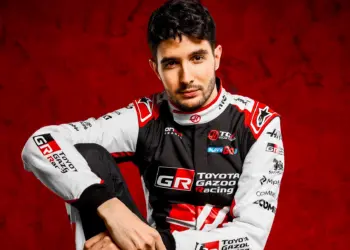 Esteban Ocon stúdiófotó 2026
