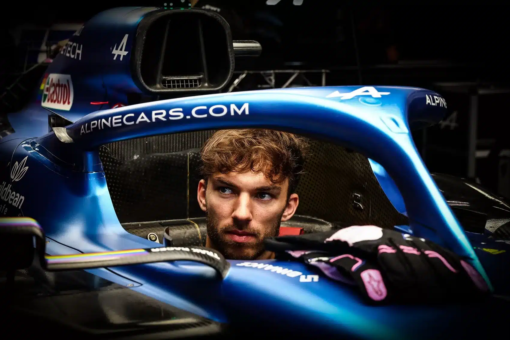 Gasly öltözetét G.W.M is megirigyelné, a rajongók Shakirát követelik
