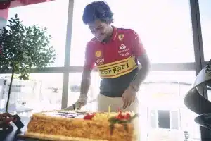 carlos sainz, ferrari, marko