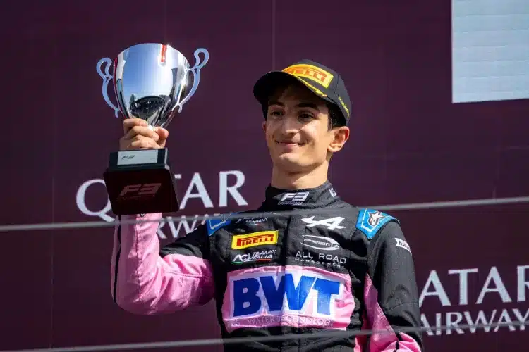 A Prema eldöntötte kit ültet, a megint F1-ben helyettesítő Bearman helyére Bakuban