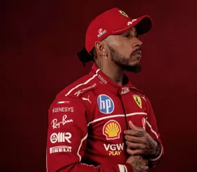 Lewis Hamilton miatt „tinilánnyá változott” egy hollywoodi színésznő a Met-gálán