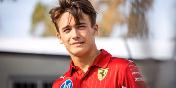 Dino Beganovic Bahreinben Charles Leclerc autóját vezetheti majd