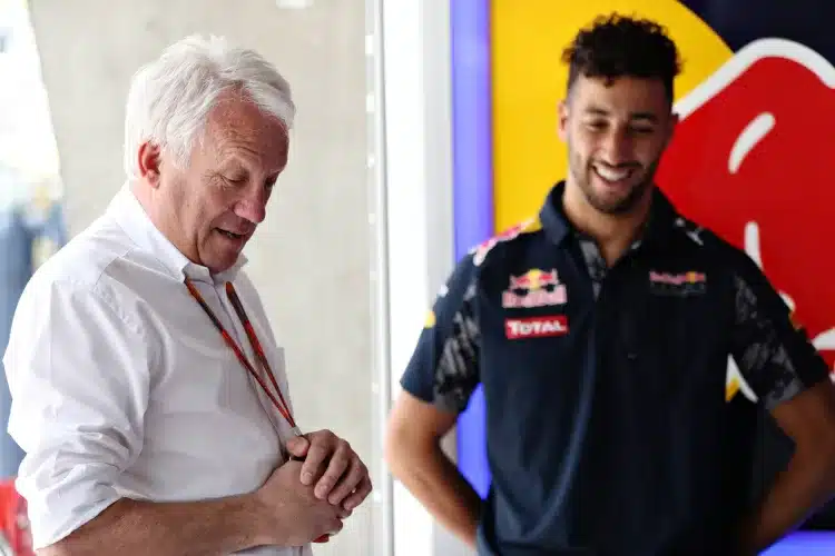 Hat év távlatából: Emlékezés Charlie Whitingra, az F1 legendás versenyigazgatójára