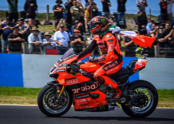 Magabiztos Bulega-siker, olaszos dobogó a Superbike első holland futamán