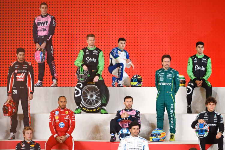 Hamilton elárulta, hogy ki a kedvence az F1 2025-ös újoncai közül