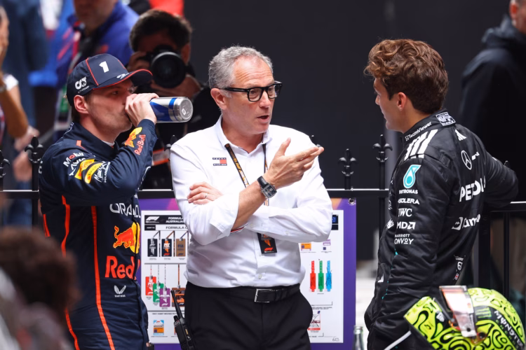 A Red Bull már tárgyal Verstappen lehetséges utódjával, amennyiben a holland lelépne