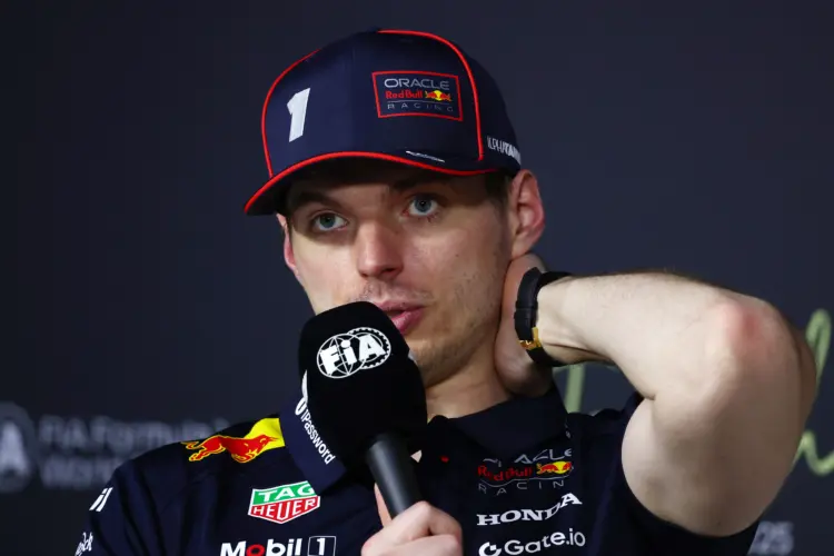 Feszült helyzetbe került az ismert újságíróval Verstappen