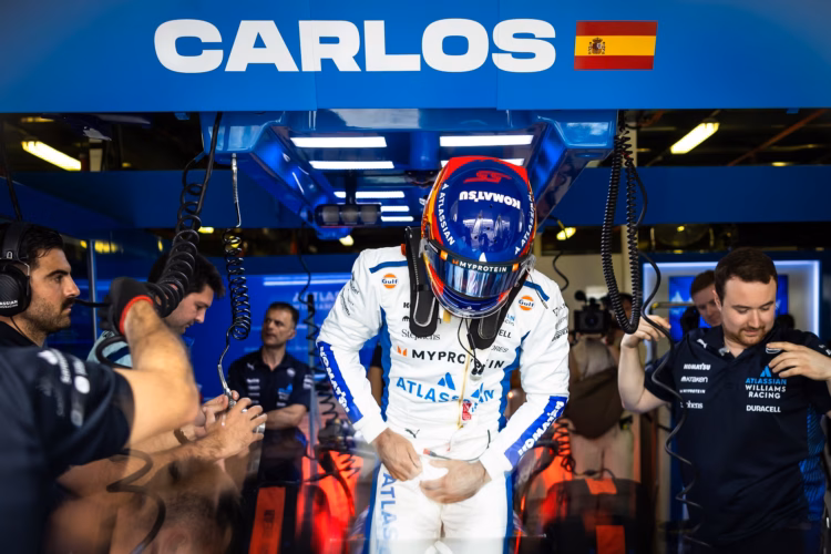 Sainz a Ferrari miatt küszködik