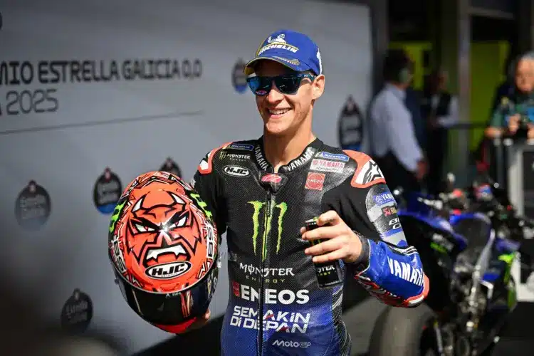 Újabb Quartararo pole, ráadásul hazai közönség előtt, Márquezek az első sorban a Francia Nagydíjon