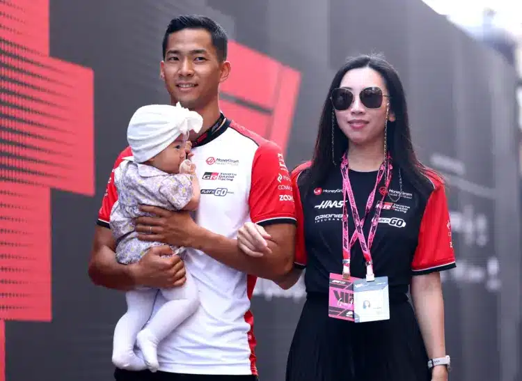 Napi cuki: Magával vitte kislányát a monacói paddokba egy F1-es versenyző