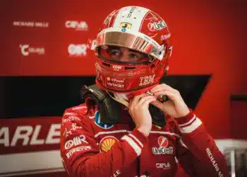 Nem tudja elfogadni a Ferrari helyzetét Leclerc