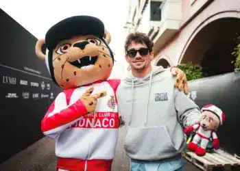 Bár elégedetlen, de Leclerc nyitott az élen hazai versenyhétvégéjén, Monacóban