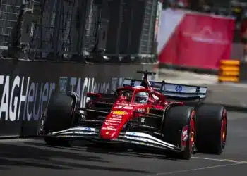 Ismét Leclerc az élen, miközben Hadjar és egy McLaren is falazott