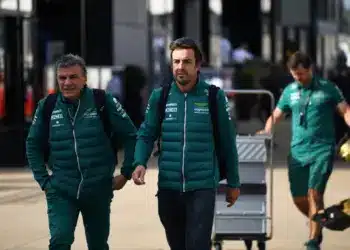 Gyászol Fernando Alonso: Elveszítette azt, aki F1-es karrierje kezdete óta mellette volt