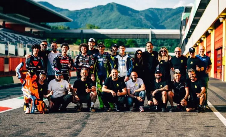 Rossi még Silverstone előtt a körmére nézett a versenyzőinek egy közös edzés alkalmával