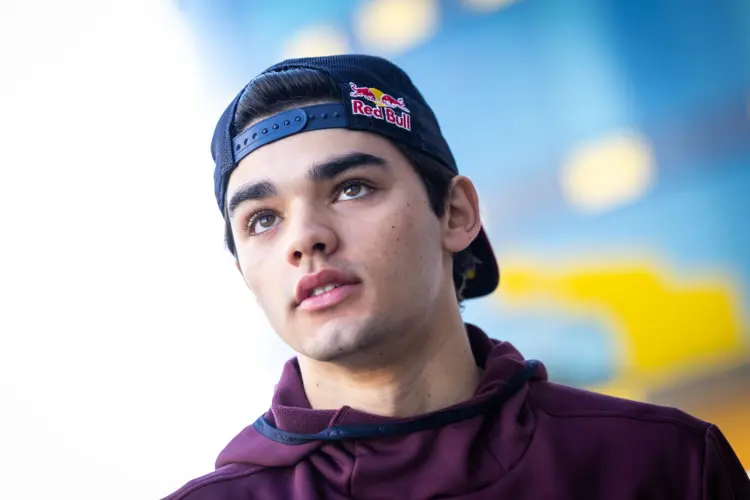 Apja korábbi világbajnok F1-es ellenfele menedzseli tovább Sebastian Montoya-t