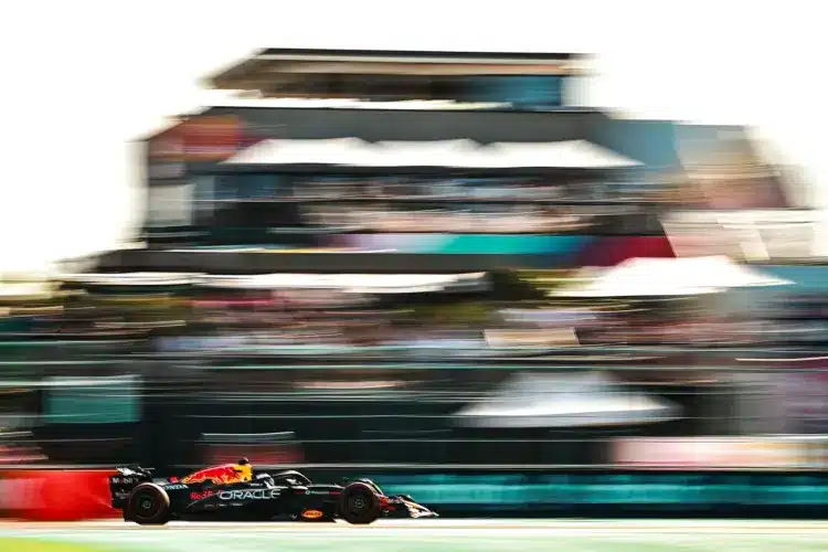 Verstappen volt a leggyorsabb az időmérőn, Hamilton már a Q2-ben búcsúzott