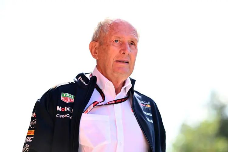 Ritka eset: Helmut Marko gratulált egy versenyzőnek, méghozzá baleset ellenére!