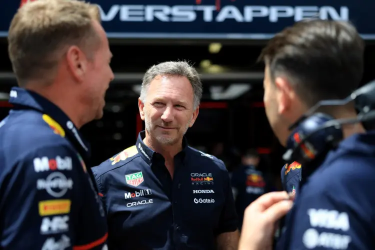 Christian Horner reagált a ferraris pletykákra