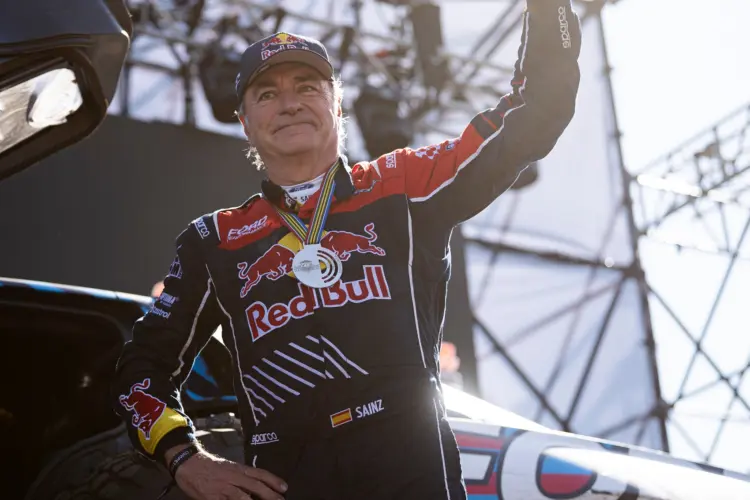 Idősebb Sainz megnézte volna a fiát Verstappen csapattársaként is a Red Bullnál