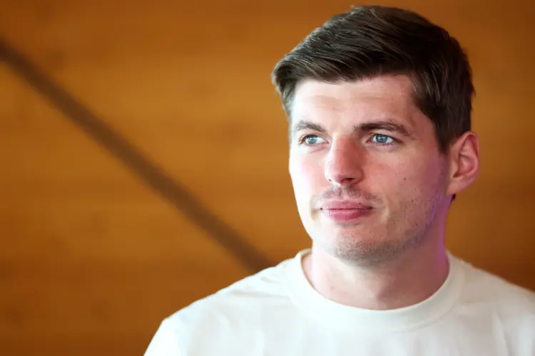 Ezen titkos záradék miatt lesz kénytelen Verstappen maradni jövőre is a Red Bullnál?