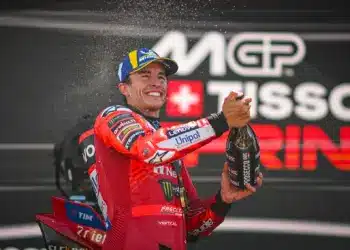 Vajon ez vezetett a gyengébb rajthelyhez? Márquez „koronaékszereit” bezúzták a nagyobb kavicsok