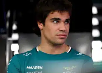Az összeomlott Stroll helyére ideiglenesen meglepő nevet igazolhat az Aston Martin