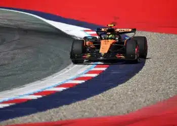 Norris kényelmes előnnyel szerzett pole-t a Red Bull otthonában