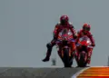 Mosoly és bizonytalanság: eltérő hangulat Bagnaia és Márquez oldalán a Ducati-teszten