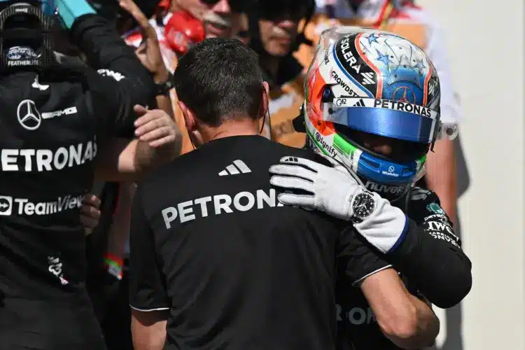 Elérzékenyült Antonelli édesapja a fia dobogója után