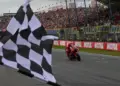 Bezzecchi szorongatta Marc Márquezt, öccsére műtét vár bukása után