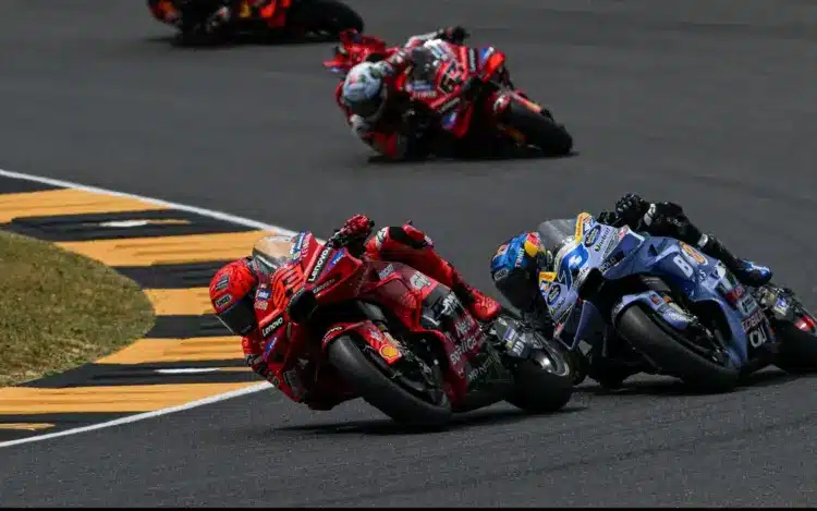 A kezdeti látványos csata után Marc Márquez stílusosan behúzta 93. nagydíjgyőzelmét