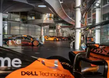 A Ferrari korábbi nagyfőnöke egy váratlan lépéssel a McLarenhez igazolt