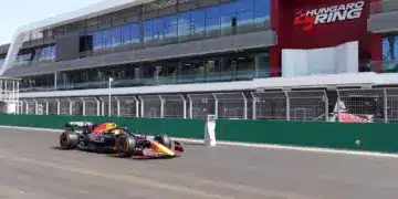 Új korszak kezdődik Hungaroringen: Meglestük a felújítást, és egy meglepi F1-es autót!