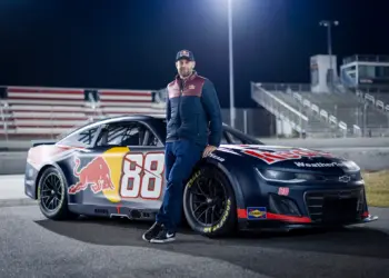 Verstappen tanácsának is köszönhetően húzta be a mexikói NASCAR-futamot az új-zélandi pilóta