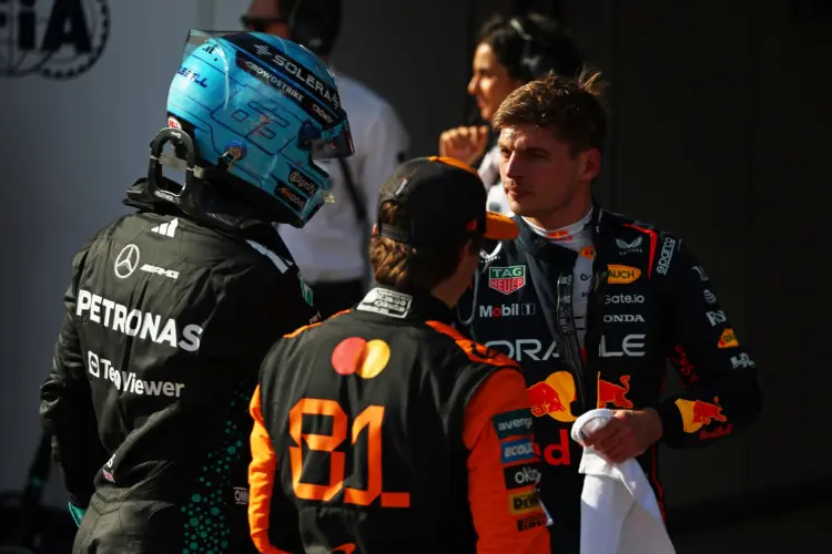 Halasztania kell a Mercedesnek Verstappen leigazolását, mert egy fontos részvényest ez bosszanthat