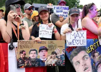 Verstappen méltatlankodott kissé azon, amit látott egy rajongójánál a lelátón