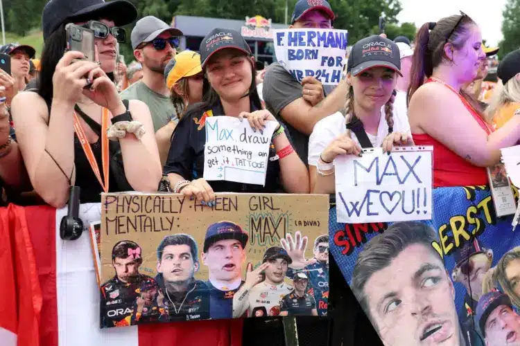 Verstappen méltatlankodott kissé azon, amit látott egy rajongójánál a lelátón