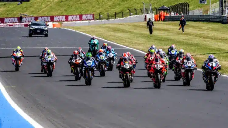 Formálódik a 2026-os Superbike-rajtrács, de világbajnokok jövője továbbra is bizonytalan