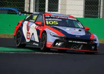 Michelisz Norbert nyerte a drámai első TCR-futamot Monzában