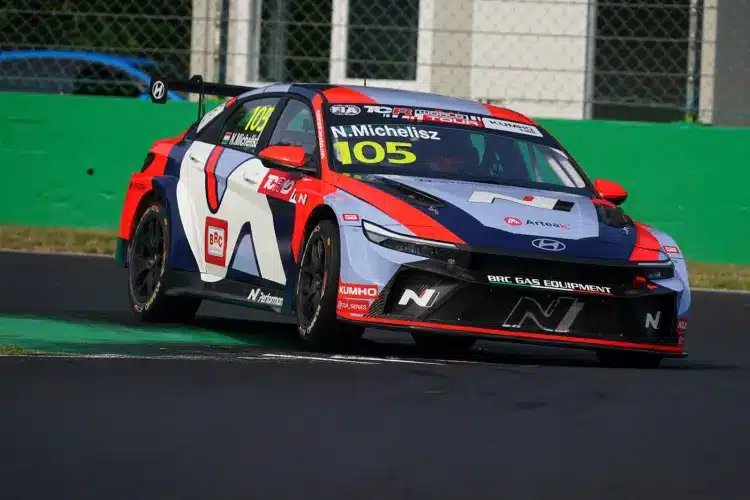Michelisz Norbert nyerte a drámai első TCR-futamot Monzában