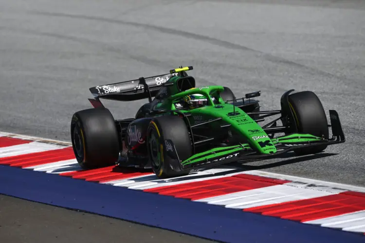 F1 pontverseny: Új pontszerző és veszélybe kerülő Verstappen