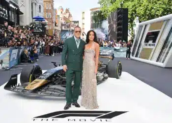 A McLaren újra esélyt ad Brad Pittnek, hogy elérje a vágyott 320 km/órás sebességet