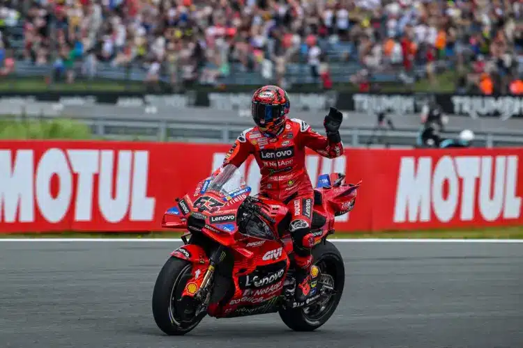 Elnézést kért Bagnaia a csapattól, amiért változtatni akar