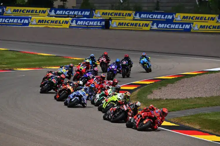Megdőlt egy negatív rekord a MotoGP-ben: Évek óta nem esett ki ennyi versenyző
