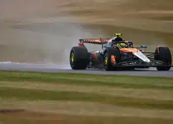Norris nyerte a kaotikus Brit Nagydíjat, Hülkenberg 15 év után végre életében először dobogós!