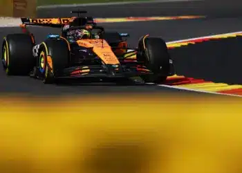 Piastri szerezte meg a sprint pole-t; Hamilton és Antonelli azonnal kiestek