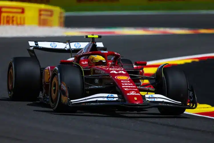 A Ferrari Hamiltont hibáztatja, szó sem volt technikai hibáról
