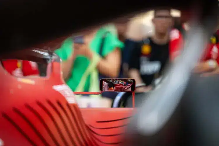 Pénteki puzzle Ferrari részlettel