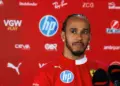 Tizenhárom évvel fiatalabb énekesnővel randizik Lewis Hamilton?